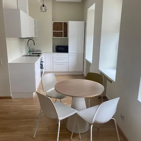 City Central Apartment דירה *